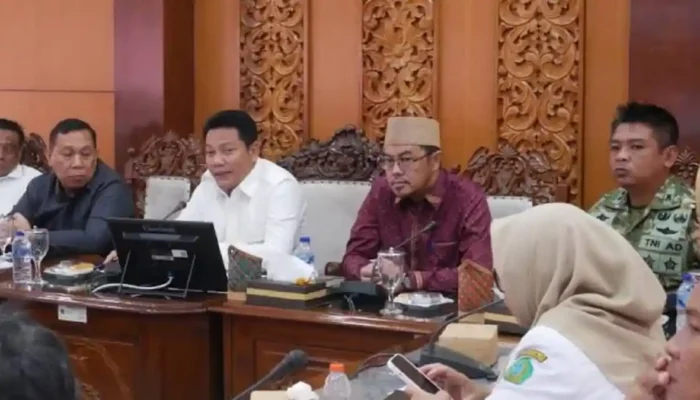 Bupati Subandi Tegaskan Evaluasi Camat, Perbaikan Jalan PIWK Sidoarjo Harus Tuntas Sebelum Lebaran