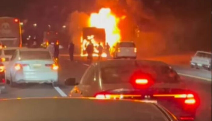 Bus Jemaah Umrah Indonesia Terbakar di Jalur Mekkah–Madinah, 24 Orang Selamat Tanpa Luka