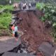 Darurat Probolinggo! Jembatan Akses Wisata Madakaripura Ambruk, Jalan Putus Total