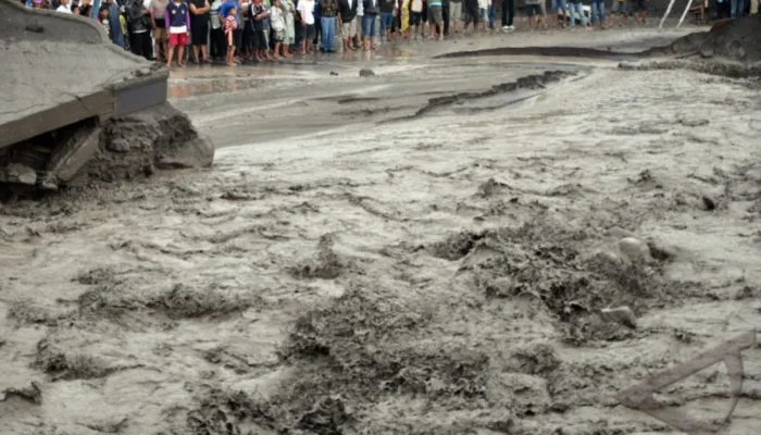 Banjir Lahar Dingin Merapi: Dua Korban Ditemukan di Sungai Senowo Magelang, Dua Lainnya Masih Dicari