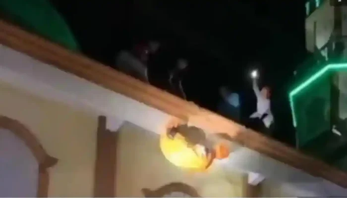 Geger! Dua Pria Ditemukan Tewas Terbakar di Atap Masjid Brebes, Terungkap dari Belatung Jatuh