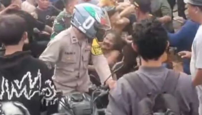 Dugaan Perselingkuhan di Karawang Berujung Amuk Massa, Polisi: Jangan Main Hakim Sendiri!