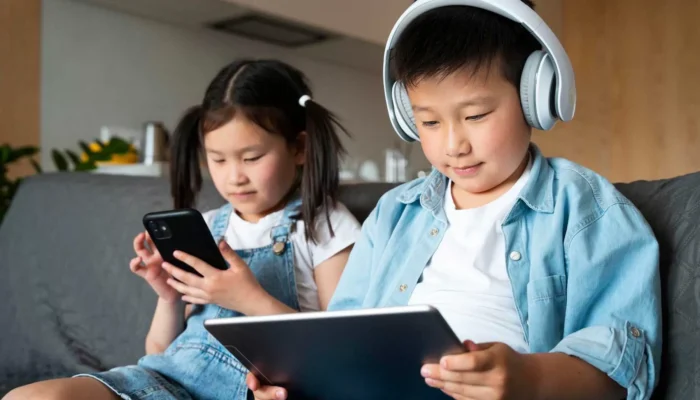 Dunia Mulai Larang Media Sosial Anak, Indonesia Ikut Batasi Akses di Bawah 16 Tahun