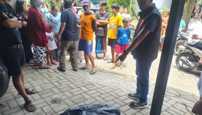 Geger! Bayi Laki-laki Ditemukan Terbungkus Plastik di Gresik, Polisi Duga Pelaku Orang Tua