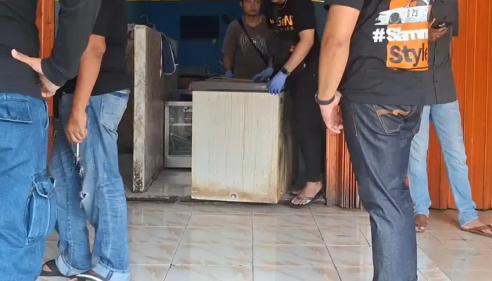 Geger Bekasi! Pegawai Ayam Geprek Ditemukan Tewas di Freezer, 2 Rekan Kerja Jadi Tersangka