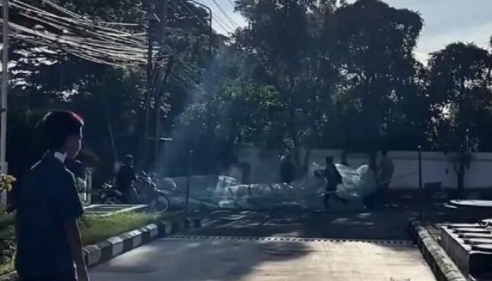 Viral! Balon Udara Jatuh di SPBU Ponorogo, Api Masih Menyala Picu Kepanikan, Nyaris Kebakaran Besar