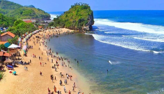 Waspada! Cuaca Ekstrem Ancam Libur Lebaran 2026 di Pantai Selatan DIY, Wisatawan Diminta Hindari Area Berbahaya