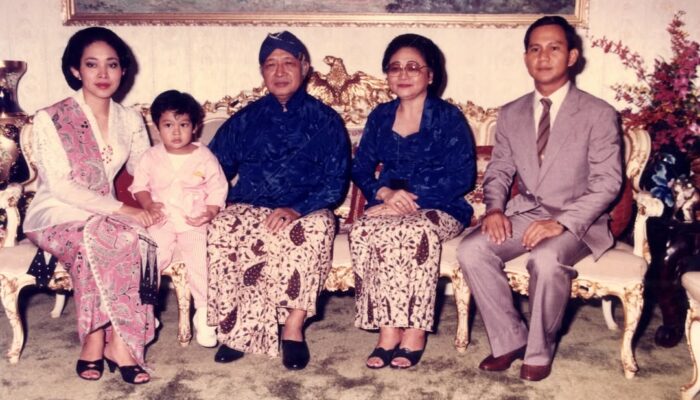 Momen Hangat Prabowo Rayakan Ultah Putra Didit, Unggah Foto Bersama Titiek Soeharto dan Ibu Tien