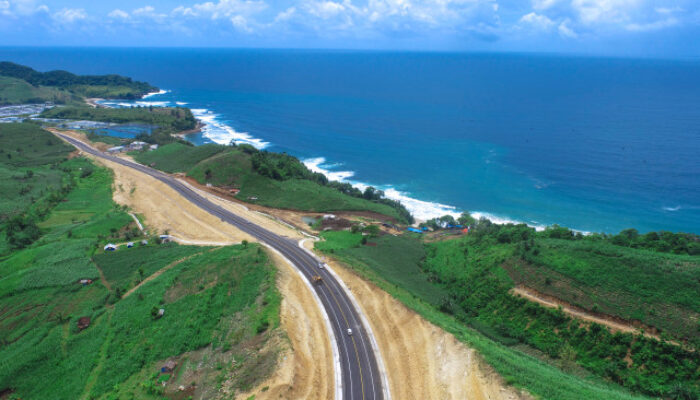 Jelang Mudik Lebaran 2026, Menteri PU Pastikan 2.261 Km Jalan Nasional Jatim Siap dan Aman