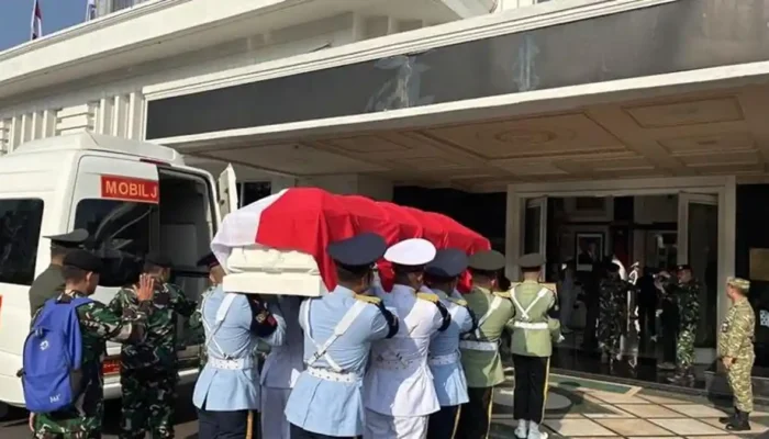 Jenazah Juwono Sudarsono Tiba di Kemhan, Dimakamkan di TMP Kalibata Pukul 11.00 WIB