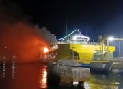 KMP Portlink VII Terbakar di Pelabuhan Ketapang Banyuwangi, Seluruh Penumpang Berhasil Dievakuasi