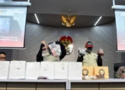 KPK Bongkar Skandal THR Bupati Cilacap: Kapolresta Diduga Masuk Daftar Penerima, Pemeriksaan OTT Dipindah ke Banyumas