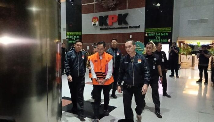 KPK Dalami ‘Jatah THR’ Bupati Cilacap, Usut Aliran Dana Kadis hingga Dugaan Proyek Bermasalah