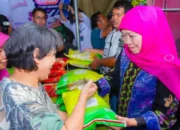 Khofifah Integrasikan Produk UMKM dalam Pasar Murah Ramadhan Jatim, Strategi Kendalikan Inflasi Jelang Idul Fitri 1447 H
