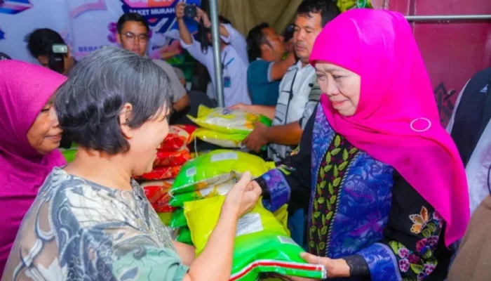 Khofifah Integrasikan Produk UMKM dalam Pasar Murah Ramadhan Jatim, Strategi Kendalikan Inflasi Jelang Idul Fitri 1447 H