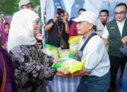 Khofifah Pastikan Stok Bahan Pokok Jatim Aman Jelang Lebaran, Pasar Murah Jadi Strategi Kendalikan Inflasi