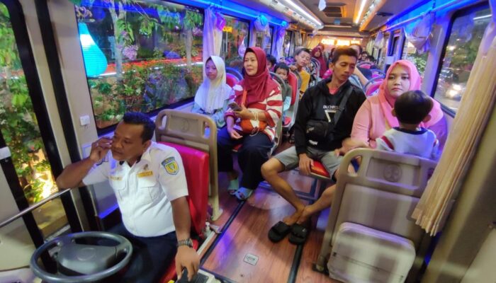 Wisata Religi Gratis di Madiun! Pemkot Luncurkan Mabour, Bus Tur Masjid Kuno Dibuka Tiap Sabtu