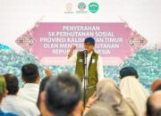 Menhut Raja Juli Serahkan SK Perhutanan Sosial 833 Hektare di IKN, 140 KK Dapat Kepastian Legal