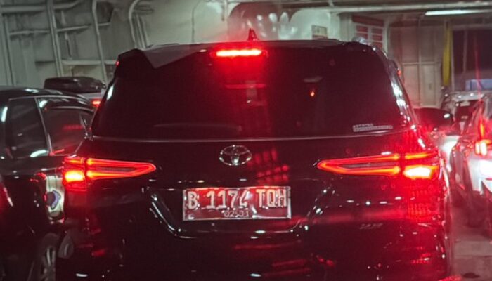 Viral Mobil Dinas Serobot Antrean di Pelabuhan Merak, Pemprov DKI Tegas: Bukan Milik Kami!