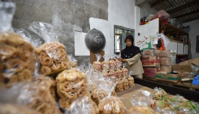 Kampung Opak Gambir Pasuruan Kebanjiran Pesanan Jelang Lebaran, Produksi Bisa Tembus 50 Kg per Hari
