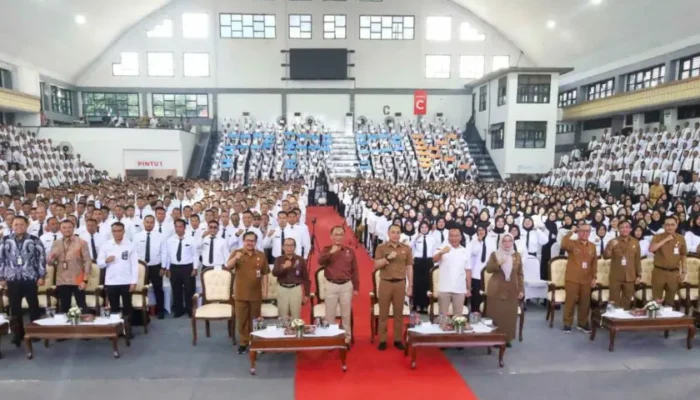 Pemkot Surabaya Cairkan THR Rp2 Juta untuk PPPK Paruh Waktu, Eri Cahyadi: Meski Tak Diatur Pusat Tetap Kami Berikan
