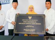 Pemprov Jatim Revitalisasi 51 Sekolah di Lamongan dan Gresik, Khofifah Gelontorkan Rp69,7 Miliar untuk Fasilitas Pendidikan