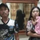 Anjar Andrianto (29) bersama istrinya Zeni Rimawati (25) dan putrinya KAA (5)