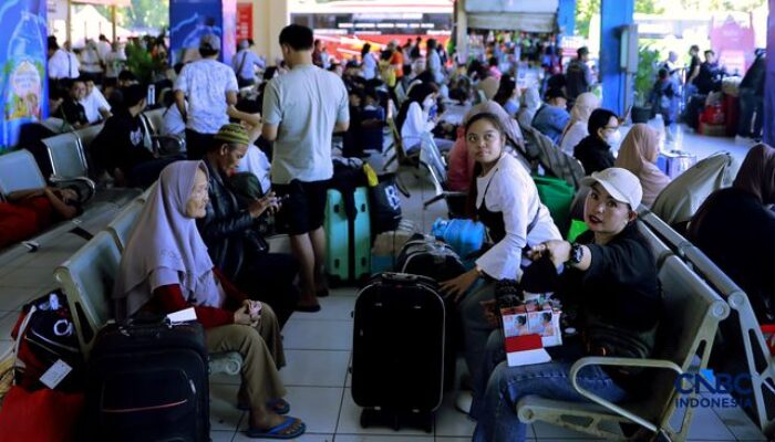 Mudik Lebaran 2026 Mulai Ramai, Penumpang di Terminal Kampung Rambutan Naik 75 Persen