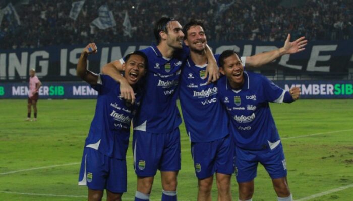 Persib Bandung Hajar Persik Kediri 3-0 di GBLA, Maung Bandung Tampil Perkasa