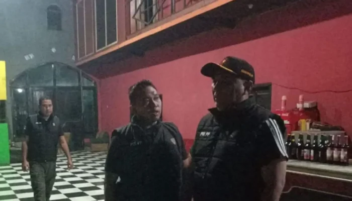 Satpol PP Probolinggo Gerebek Karaoke Saat Ramadhan, 7 Pemandu Lagu dan Puluhan Botol Miras Diamankan