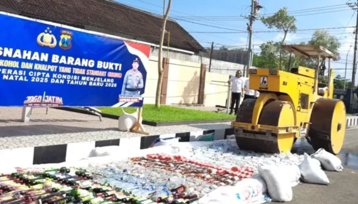 Polres Blitar Kota Musnahkan 2.000 Botol Miras dan 165 Knalpot Brong, Tegaskan Komitmen Jaga Kamtibmas Jelang Idulfitri 2026
