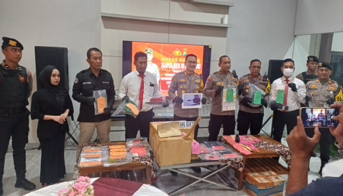 Polres Situbondo Ungkap Misteri Tewasnya Satu Keluarga: Suami Bunuh Istri dan Anak Sambung, Lalu Akhiri Hidup