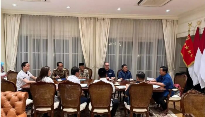 Prabowo Turun Langsung ke Bantaran Rel Senen, Perintahkan Hunian Layak dan Penataan Warga Secara Nasional