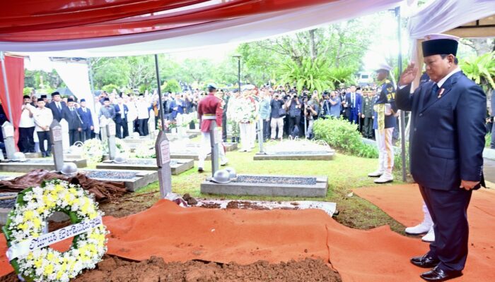 Presiden Prabowo Pimpin Pemakaman Militer Try Sutrisno, Kenang Sosok Prajurit Sejati