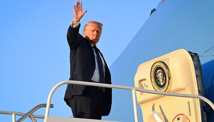 Trump Klaim Rezim Iran Tumbang, Sinyal Kesepakatan Damai AS-Iran “Segera Tercapai”