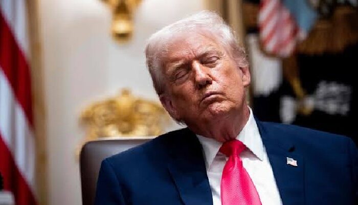 Trump Tetap Serang Iran Meski Negosiasi Berjalan, Deadline Hormuz Diperpanjang: Serius Damai atau Tekanan Militer?