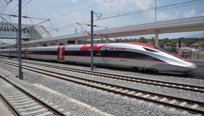 KCIC Luncurkan Whoosh Prepaid Voucher, Solusi Praktis Pesan Tiket Kereta Cepat hingga 90 Hari