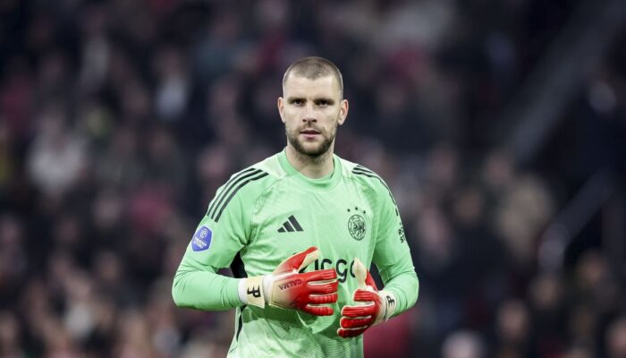 Maarten Paes Raih Kemenangan Perdana Bersama Ajax, Sparta Rotterdam Dibantai 4-0