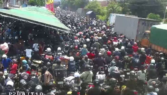 Antrean Kendaraan ke Pelabuhan Gilimanuk Capai 27 Km, Polisi Siaga Urai Kepadatan Jelang Mudik Lebaran 2026