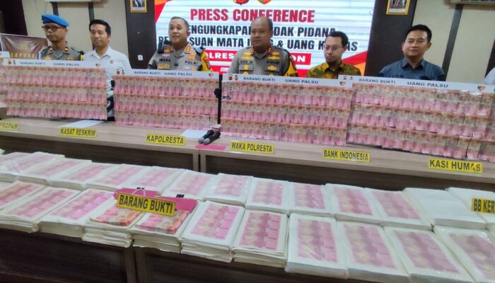 Jabar Hari Ini: Uang Palsu Rp12 Miliar Digagalkan, Rumah Ambruk di Bandung hingga 157 Perusahaan Belum Bayar THR