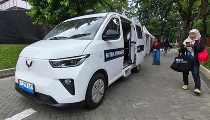 Wuling Serahkan Mobil Listrik Mitra EV untuk Ambulans dan Layanan Jenazah di Jakarta, Dorong Mobilitas Sosial Ramah Lingkungan