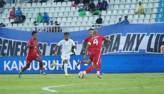 Arema FC Ditahan Malut United 1-1 di Kanjuruhan, Penalti David Da Silva Gagalkan Kemenangan Singo Edan