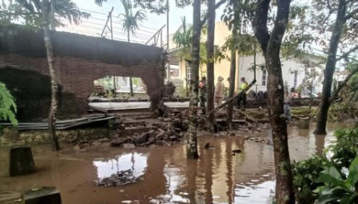 Banjir Bandang Terjang Purwokerto Utara Banyumas, Warga Panik Terjebak di Kos hingga Tembok Rumah Jebol
