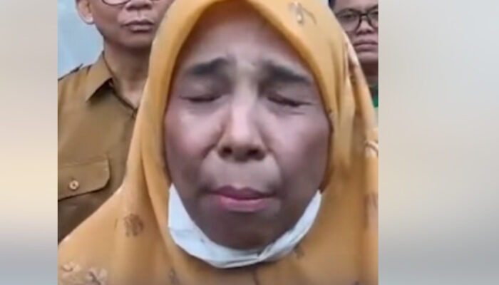 Viral Siswa Hina Guru di SMAN 1 Purwakarta, Bu Atun Pilih Memaafkan: “Adab Lebih Penting dari Segalanya”