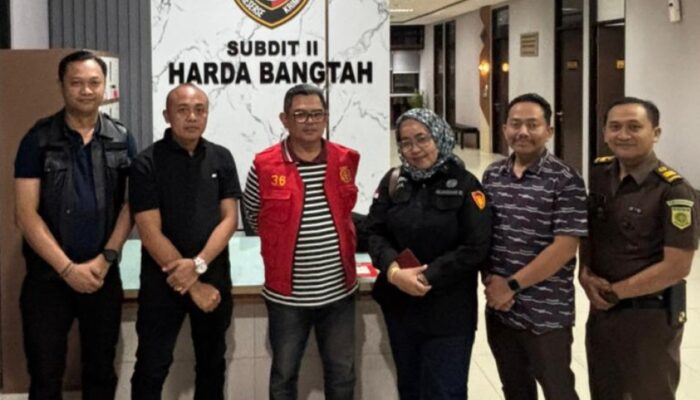 Buronan Notaris Kasus Penipuan Rp4,2 Miliar Ditangkap di Tanjung Perak, Langsung Dieksekusi ke Rutan Medaeng