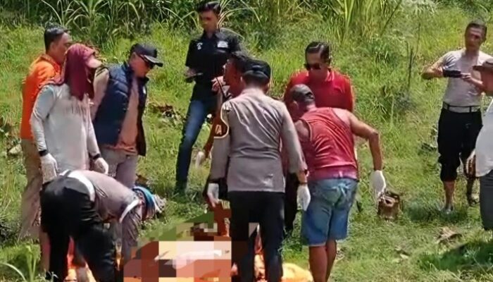 Geger! Mayat Pria Tanpa Identitas Ditemukan Telanjang di DAS Mrican Jombang, Leher Tergorok Diduga Korban Pembunuhan