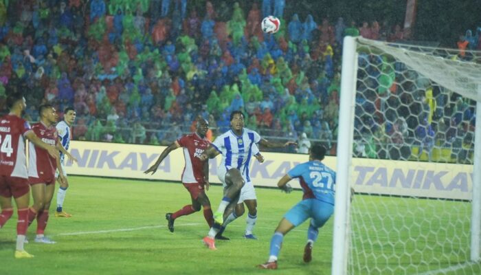 Persib Bandung Tak Terbendung! Hajar Semen Padang 2-0, Makin Kokoh di Puncak Klasemen Super League 2025/2026