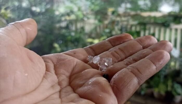 Hujan Es Gegerkan Kota Malang, BPBD Minta Warga Tak Panik: Fenomena Alam Wajar di Musim Peralihan