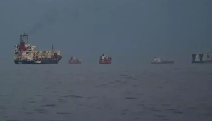 Iran Buka Selat Hormuz Usai Gencatan Senjata Israel-Lebanon, Trump Bereaksi: Jalur Minyak Dunia Kembali Aman!