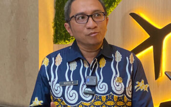 Kasi Perkeretaapian Dinas Perhubungan Provinsi Jawa Timur, Rendra Wahyudi saat di wawancarai wartawan (24/4). Foto : Dok. Istimewa